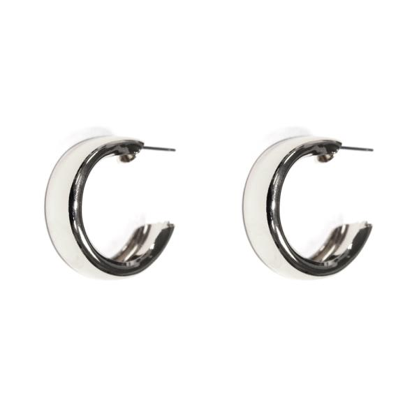 PUFFY C HOOP EARRING