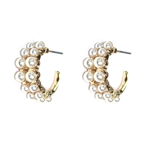 PEARL C HOOP EARRING