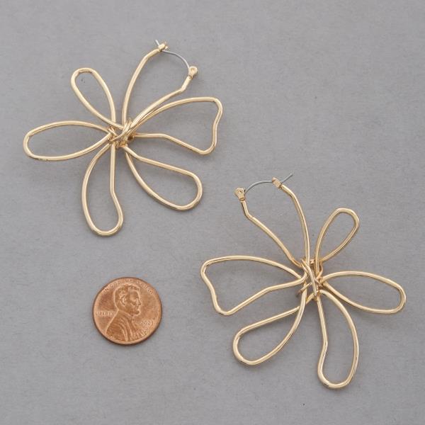 FLOWER METAL EARRING