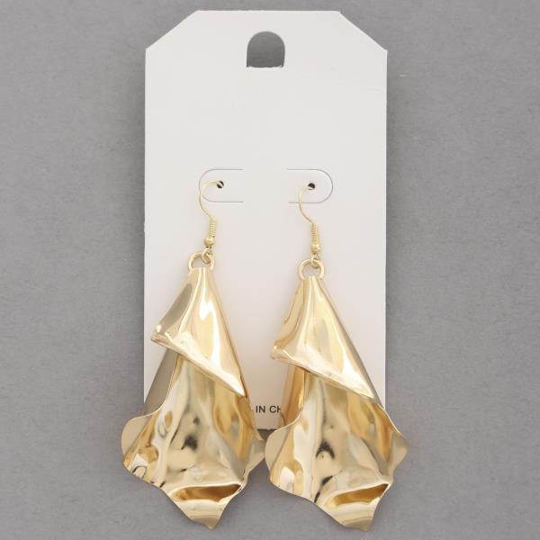 PETAL RUFFLE METAL DANGLE EARRING