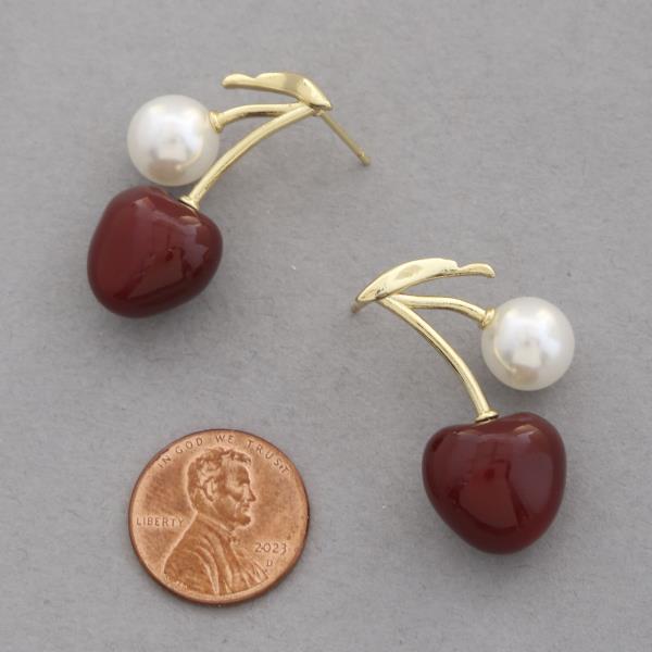 CHERRY PEARL BEAD EARRING