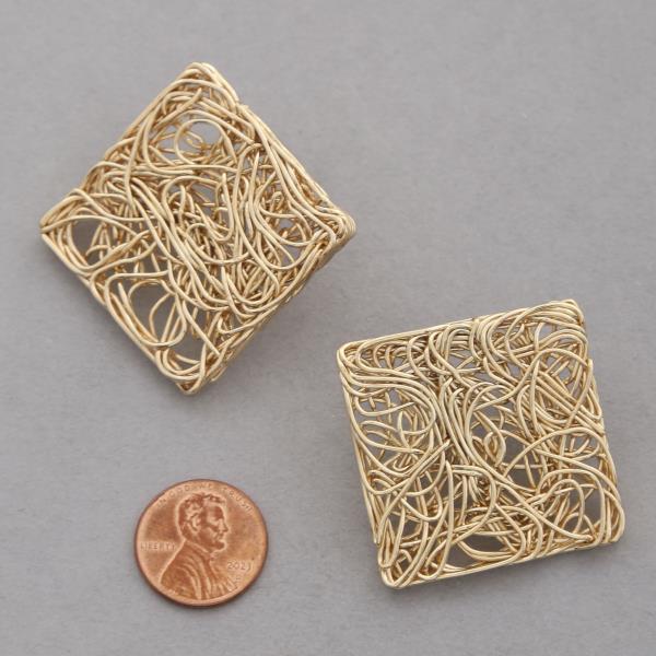 SODAJO SQUARE WIRE METAL EARRING