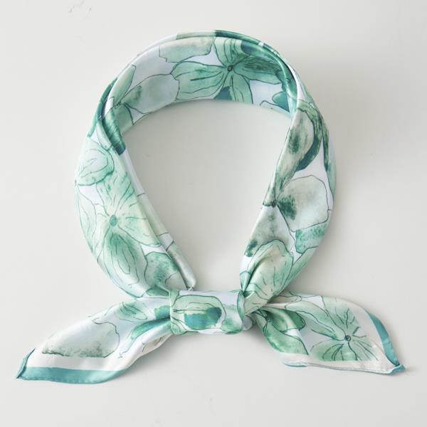 FLORAL PRINT SILKY BANDANA NECK SCARF