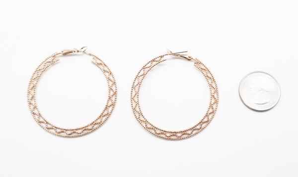 METAL HOOP EARRING