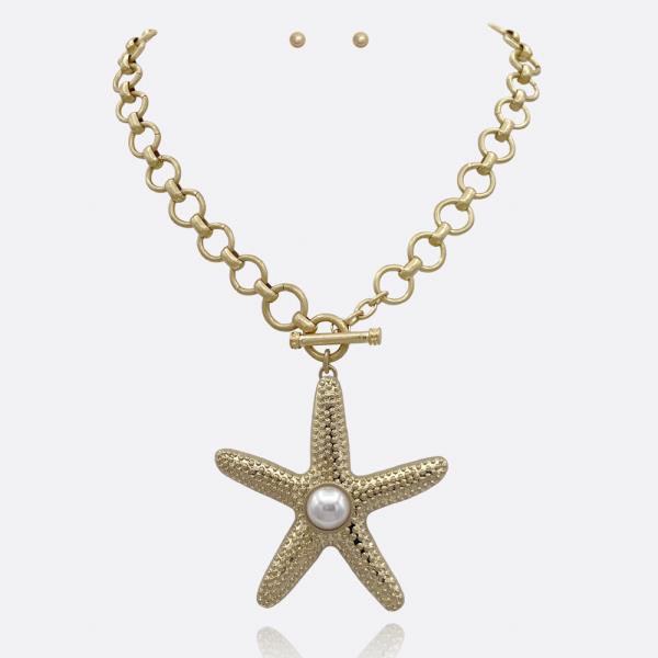 SHELL W PEARL NECKLACE