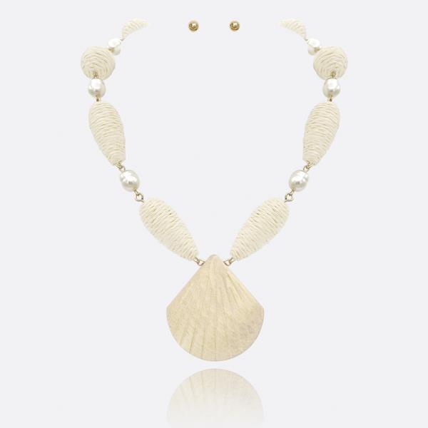 WOOD SHELL W PEARL NECKLACE