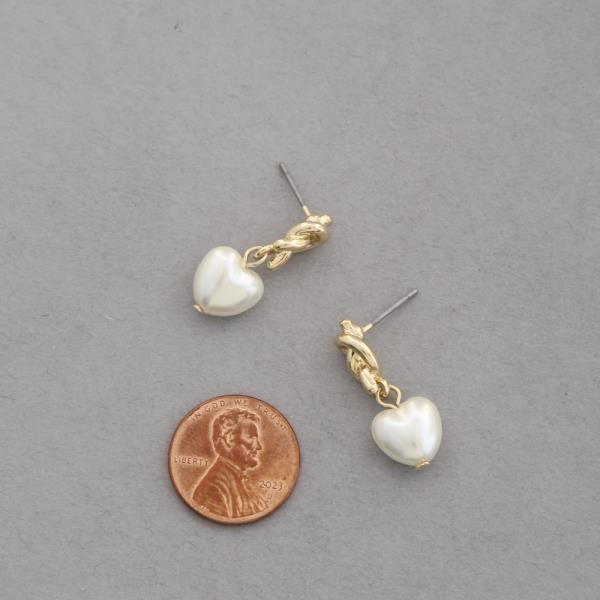 METAL KNOT PEARL HEART DANGLE EARRING