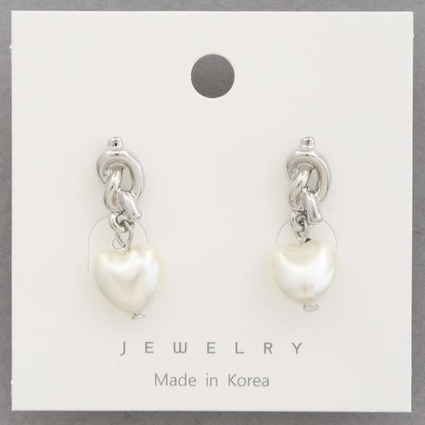 METAL KNOT PEARL HEART DANGLE EARRING