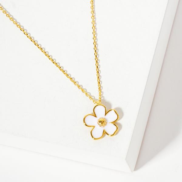 18K GOLD RHODIUM SIMPLE FLOWER NECKLACE