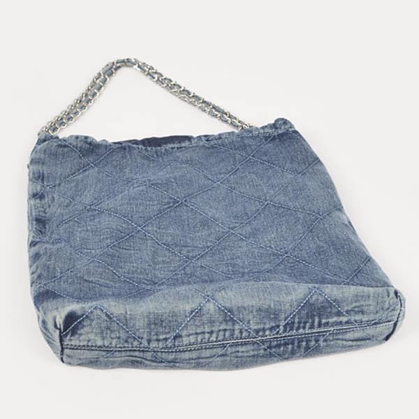 QUILTED WASHED DENIM CHAIN BAG