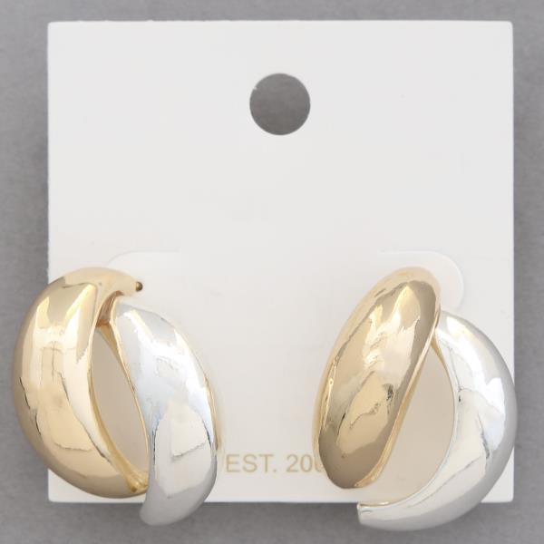 TWO TONE CURVE METAL EARRING