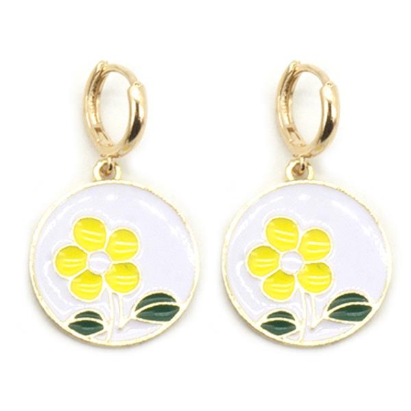 FLOWER ON ROUND HUGGIE EARRING