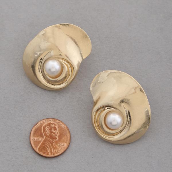 PEARL BEAD METAL EARRING