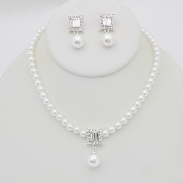 PEARL NECKLACE EARRING SET