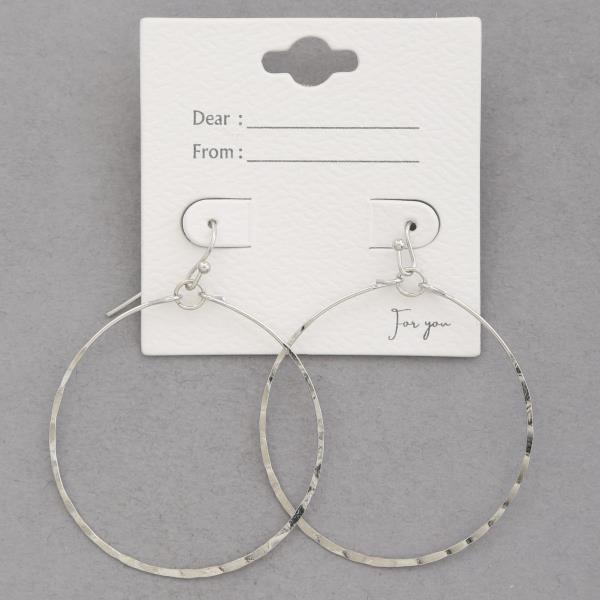 HAMMERED METAL ROUND DANGLE EARRING