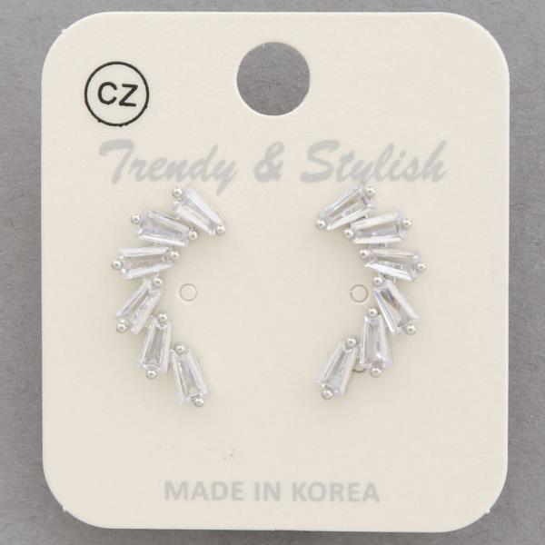 CZ CURVE METAL EARRING