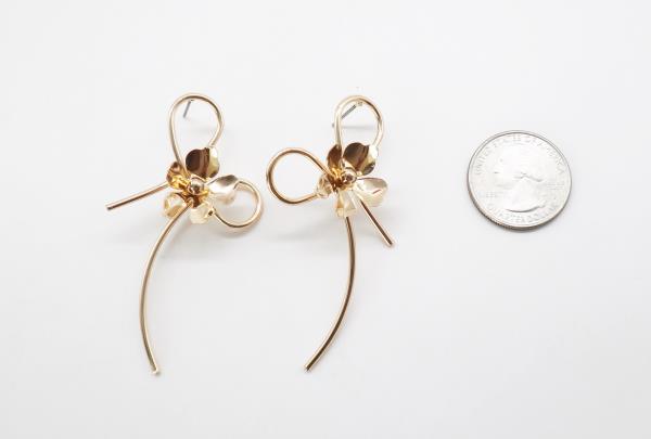 BOW FLOWER METAL EARRING