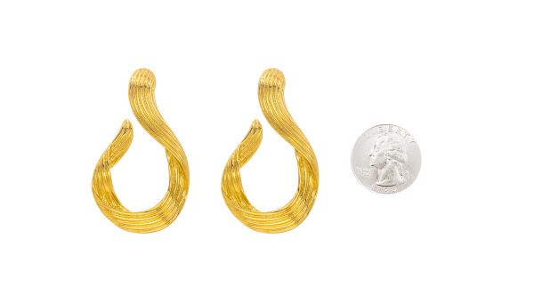 LINED LOOP METAL EARRING