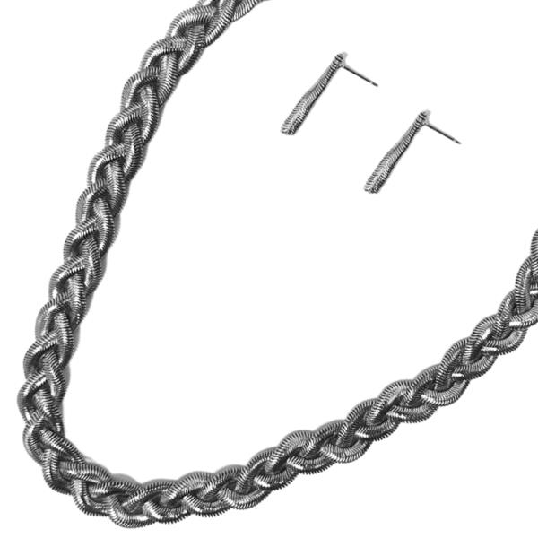 BRAIDED LINK METAL NECKLACE