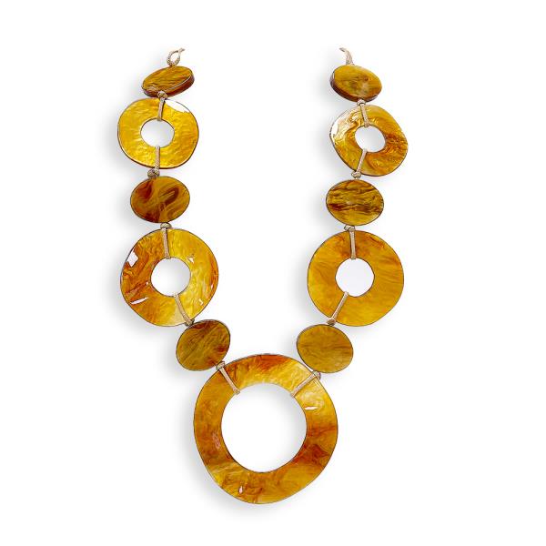 ACETATE CUT OUT CIRCLE NECKLACE