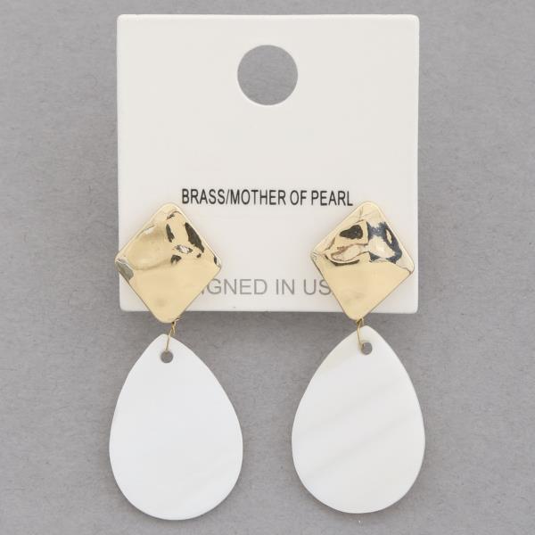 MOTHER OF PEARL TEARDROP METAL LINK DANGLE EARRING