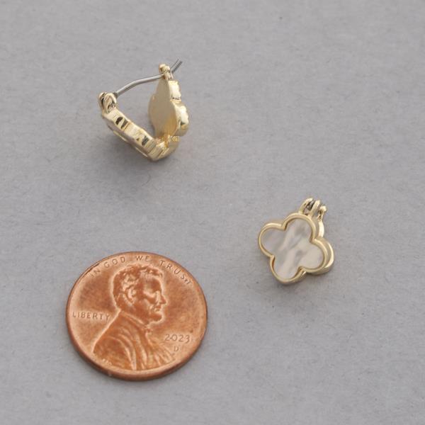 CLOVER SHAPE MOTHER OF PEARL EARRING