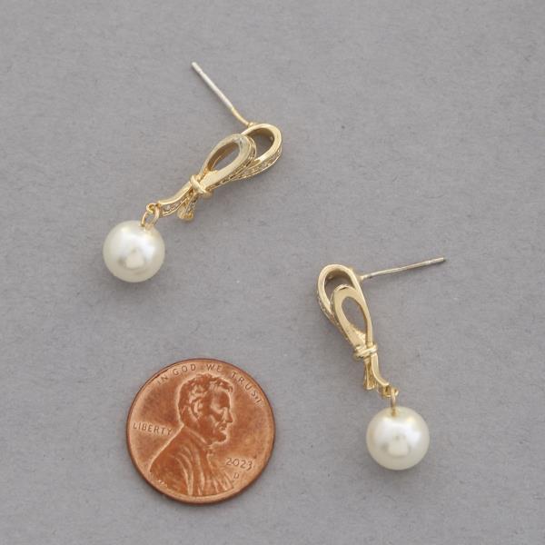 PEARL RIBBON CLEAR METAL EARRING