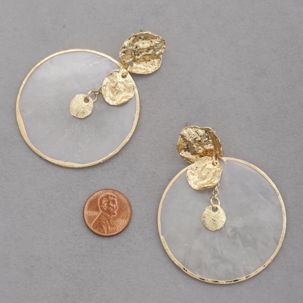 ROUND HAMMERED METAL COIN DANGLE EARRING