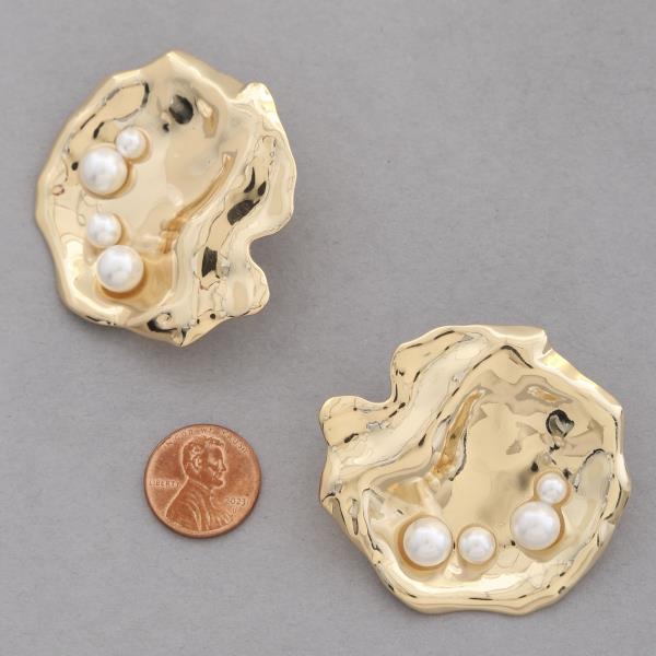 ORGANIC SHAPE PEARL BEAD METAL EARRING