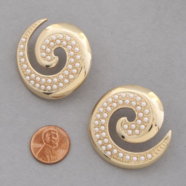 SWIRL PEARL BEAD METAL EARRING