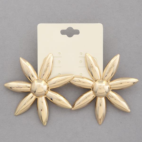 FLOWER SHAPE METAL EARRING