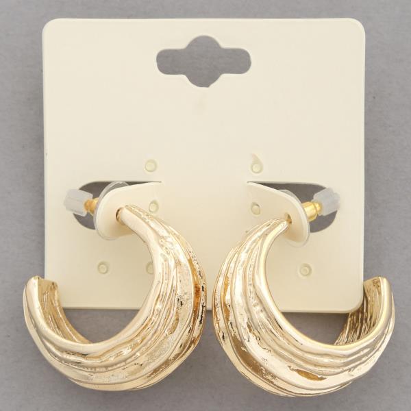 TEXTURED OPEN HOOP EARRING