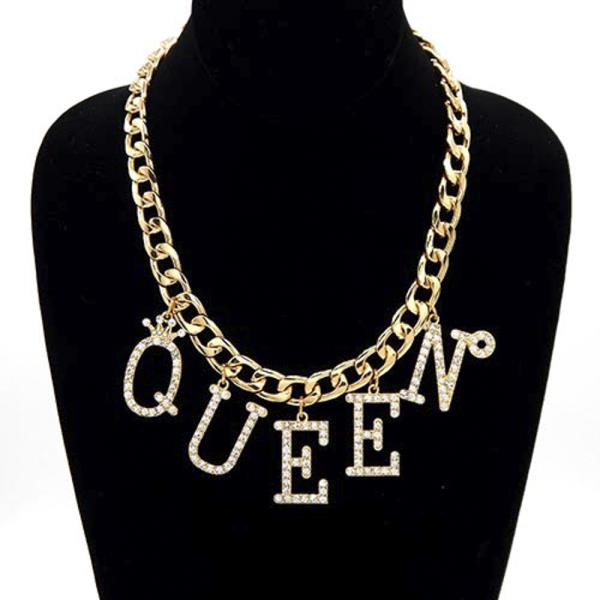 QUEEN DANGLING STATEMENT NECKLACE