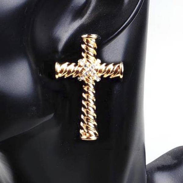 CABLE TEXTURED CROSS EARRING