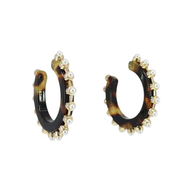 TORTOISE SHELL HOOP EARRINGS WITH PEARL ACCENTS