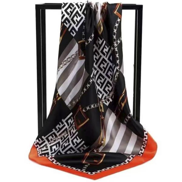 CHAIN PATTERN BANDANA NECK SCARF