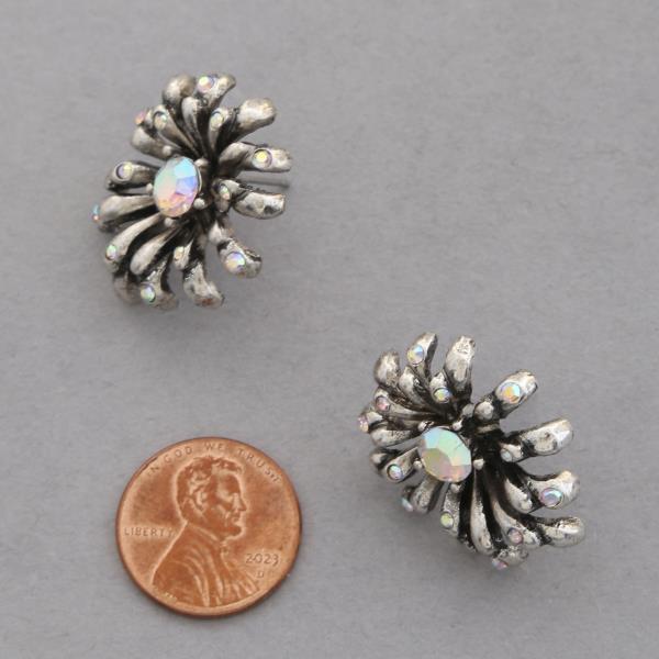 FLOWER METAL EARRING