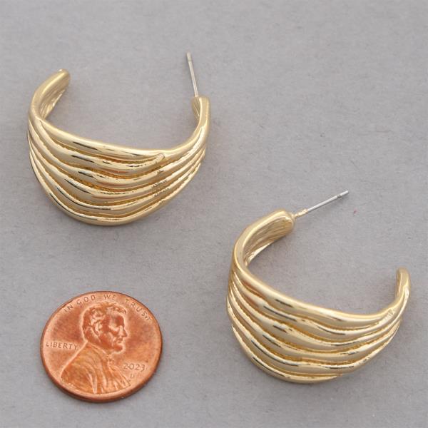 SODAJO METAL GOLD DIPPED EARRING