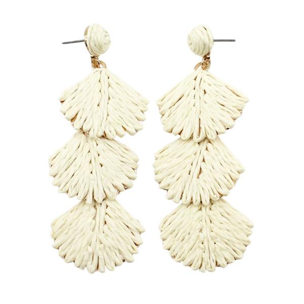 TRIPLE SEASHELL RAFFIA DANGLE EARRING
