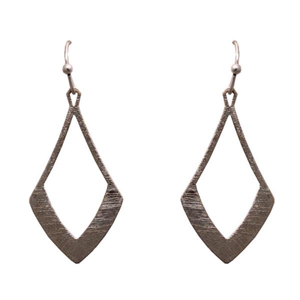 TEXTURED METAL GEOMETRIC DIAMOND EARRING