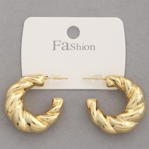 CROISSANT OPEN HOOP METAL EARRING