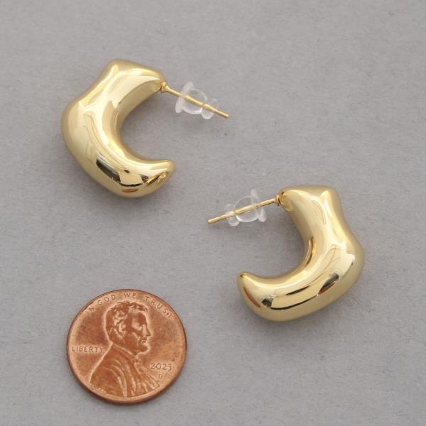 ORGANIC SHAPE METAL EARRING