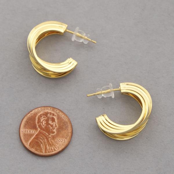 OPEN HOOP METAL EARRING