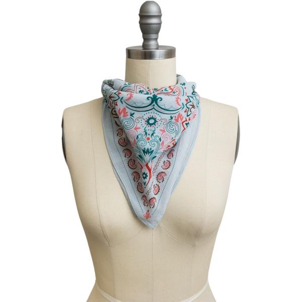 CHIC PAISLEY HEADSCARF – LIGHTWEIGHT AND STYLISH