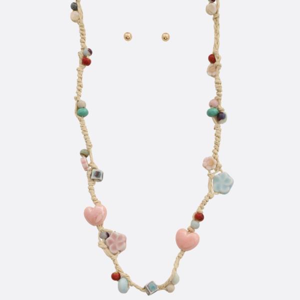 HEART FLOWER BEADED THREAD NECKLACE