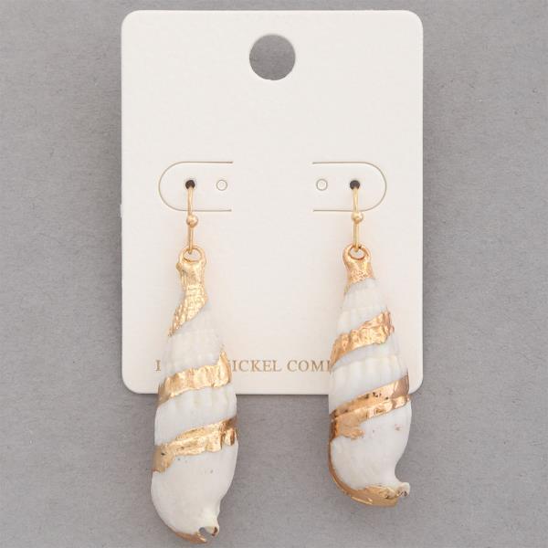 SEASHELL DANGLE EARRING