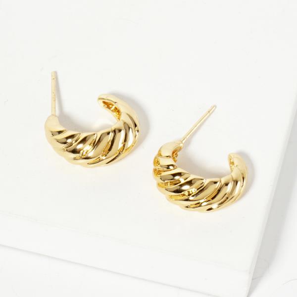 LINED OPEN HOOP GOLD DIPPED EARRING