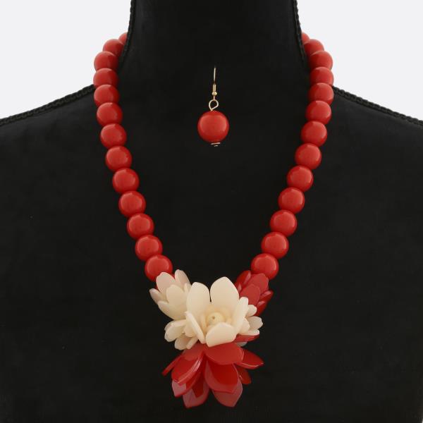 FLOWER BEADED NECKLACE