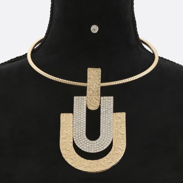 TWO TONE TEXTURED U SHAPE PENDANT NECKLACE