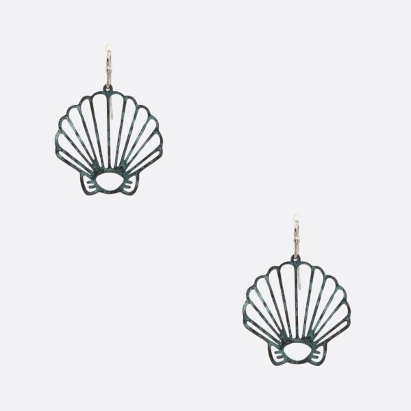 CUT OUT SEASHELL DANGLE EARRING